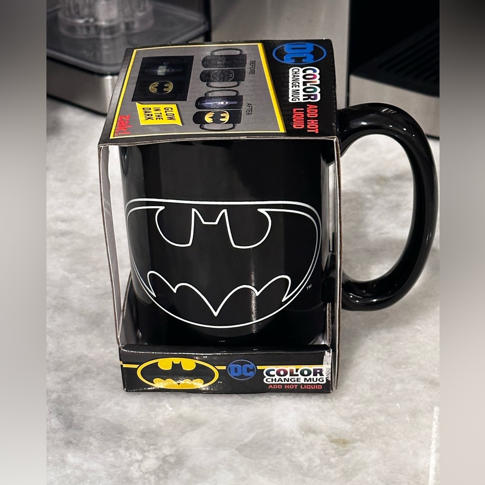 New Batman ZAK Designs DC Comics Glow in the Dark Color Change 15 Oz Mug / Cup